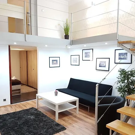 Kazinczy Apartment *