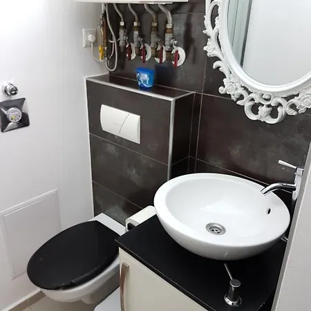 Kazinczy Apartment
